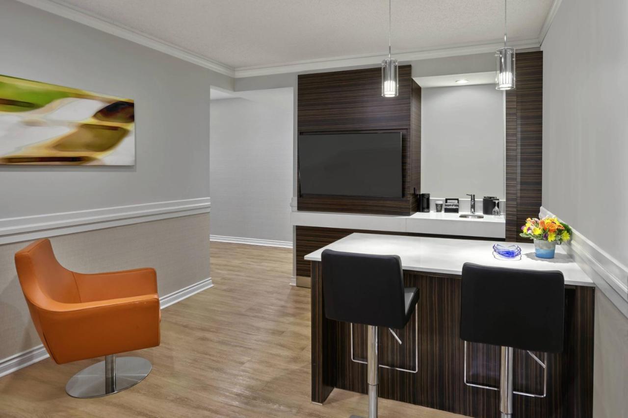 Delta Hotels By Marriott Edmonton Centre Suites Luaran gambar
