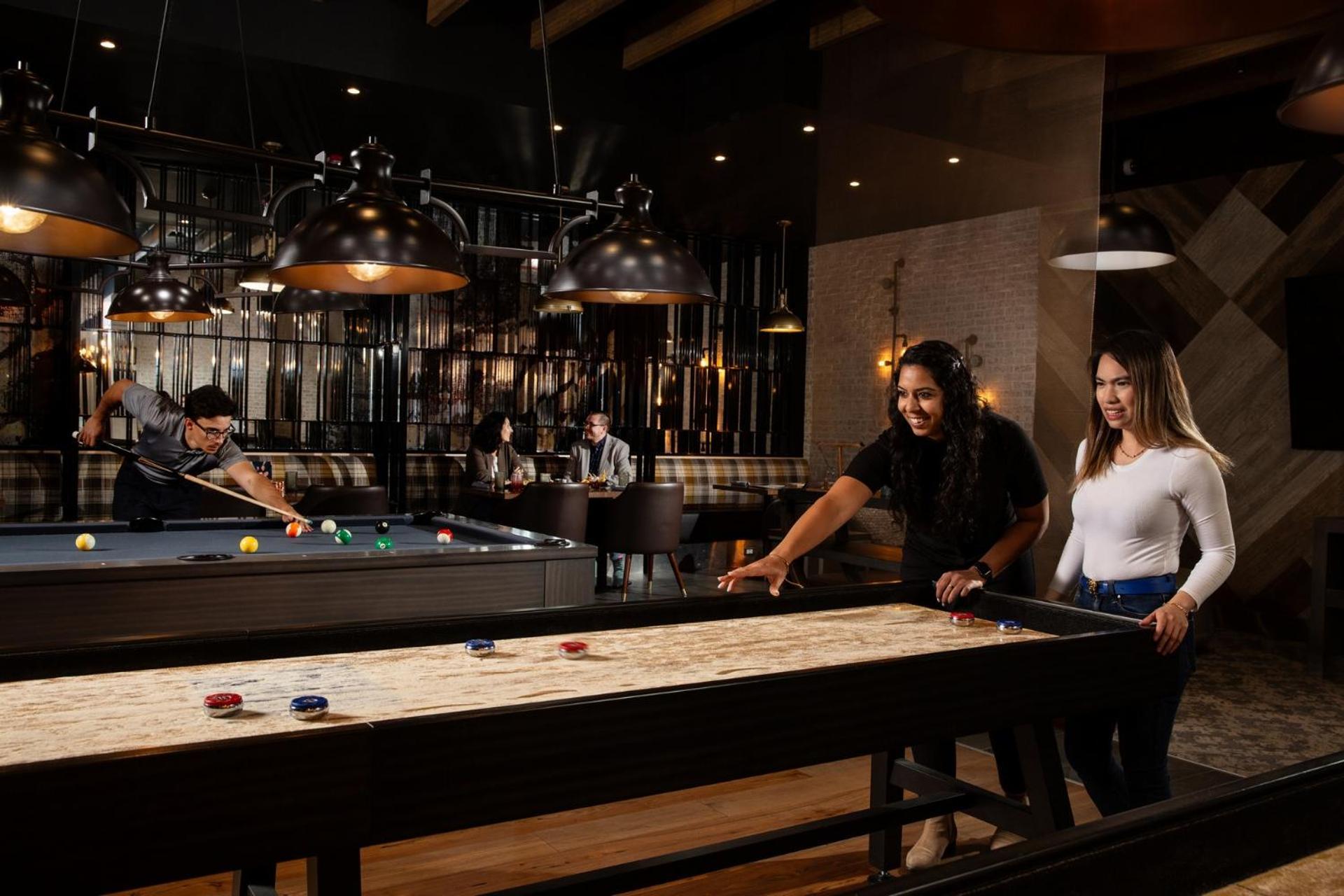 Delta Hotels By Marriott Edmonton Centre Suites Luaran gambar
